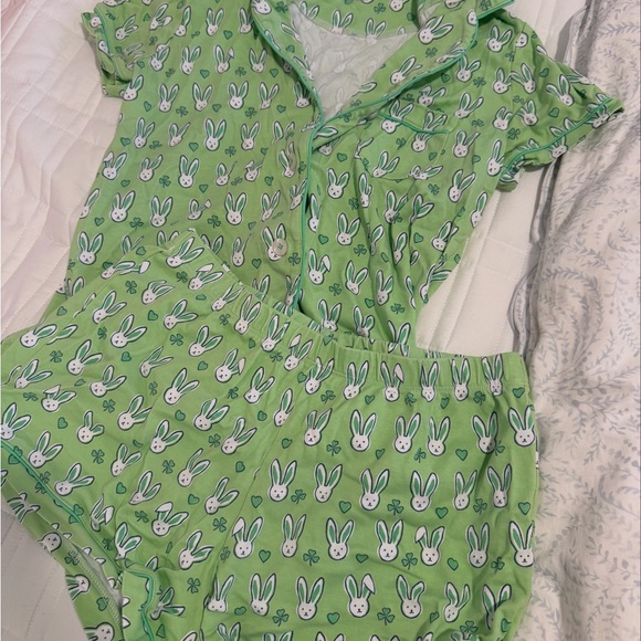 Roller Rabbit Limited Edition St. Patrick’s Day 2023 - Picture 2 of 2